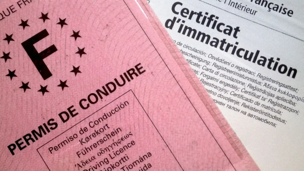 Service carte grise près de Antibes